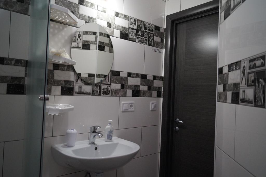 Skyhome Mini-Hotel Kijów Zewnętrze zdjęcie